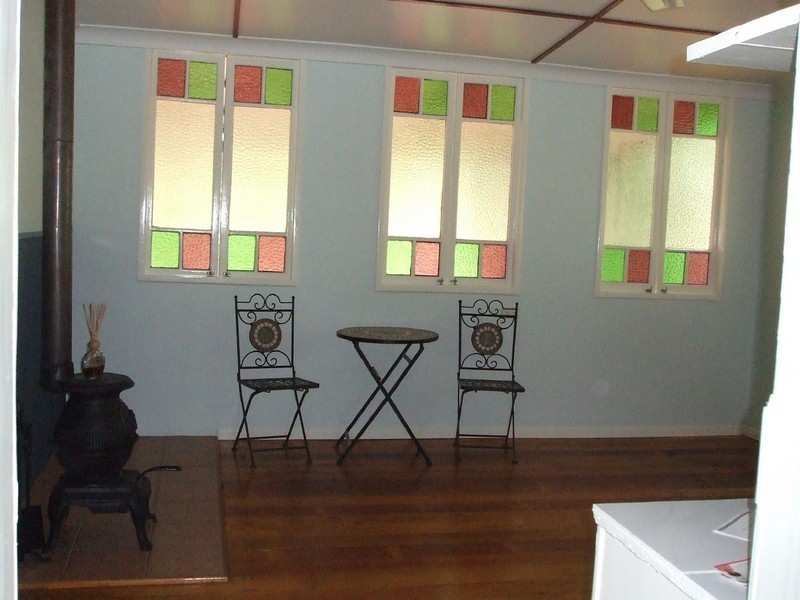 12 Drew Street, Finch Hatton QLD 4756