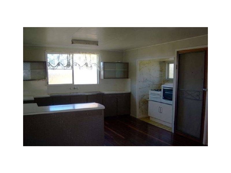 6 Herrigan Street, Glenella QLD 4740