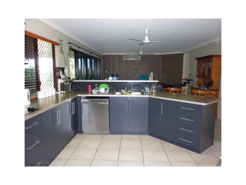 1  Douglas Crescent, Rural View QLD 4740