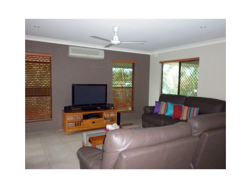 1  Douglas Crescent, Rural View QLD 4740