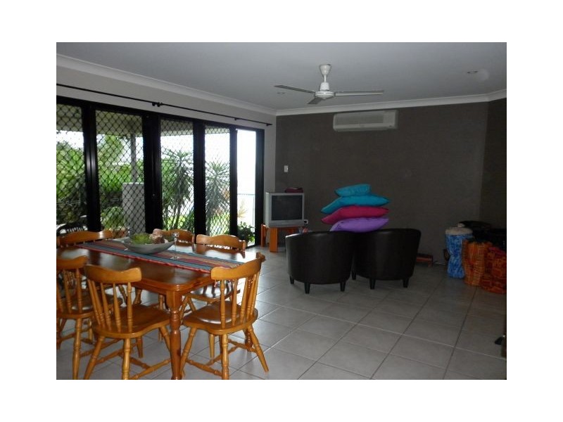 1  Douglas Crescent, Rural View QLD 4740