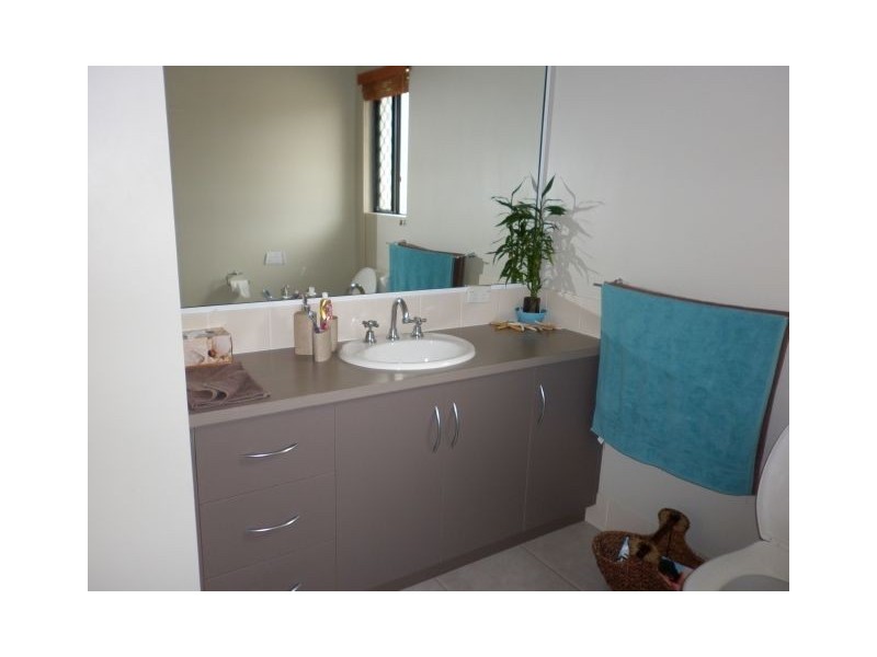 1  Douglas Crescent, Rural View QLD 4740