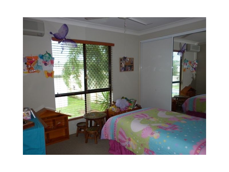 1  Douglas Crescent, Rural View QLD 4740