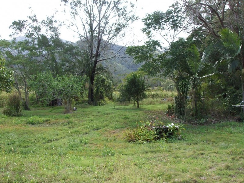 6296 Mackay Eungella Road, Netherdale QLD 4756