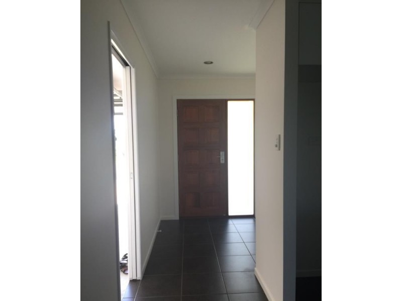 8 Sidon Court, Ooralea QLD 4740