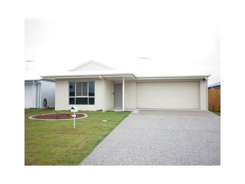 8 Schooner Avenue, Bucasia QLD 4750