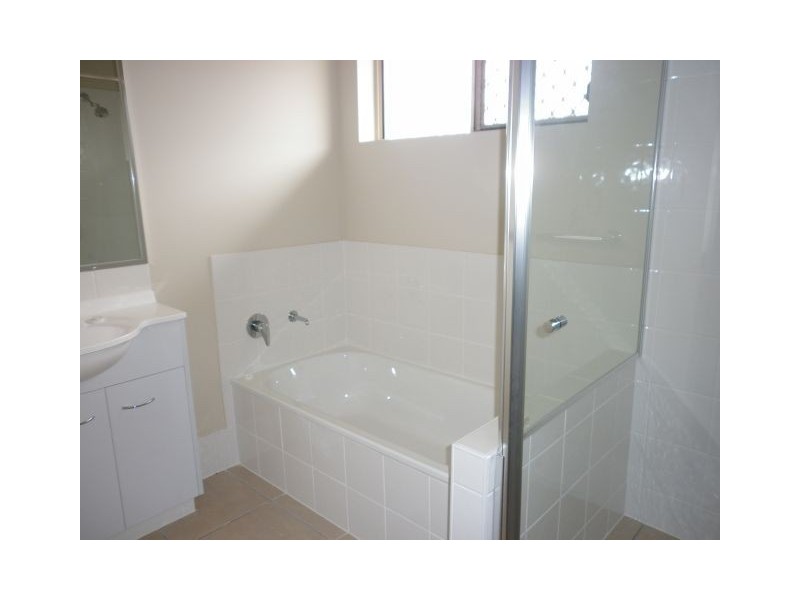 8 Schooner Avenue, Bucasia QLD 4750