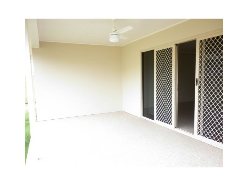 8 Schooner Avenue, Bucasia QLD 4750