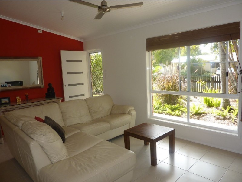 1 Tern Street, Slade Point QLD 4740