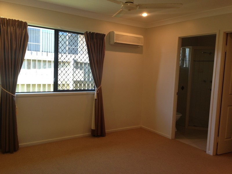 11 Hawkins Street, Bucasia QLD 4750