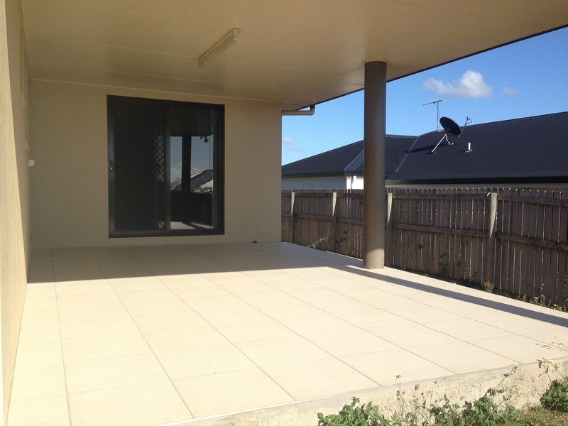 11 Hawkins Street, Bucasia QLD 4750