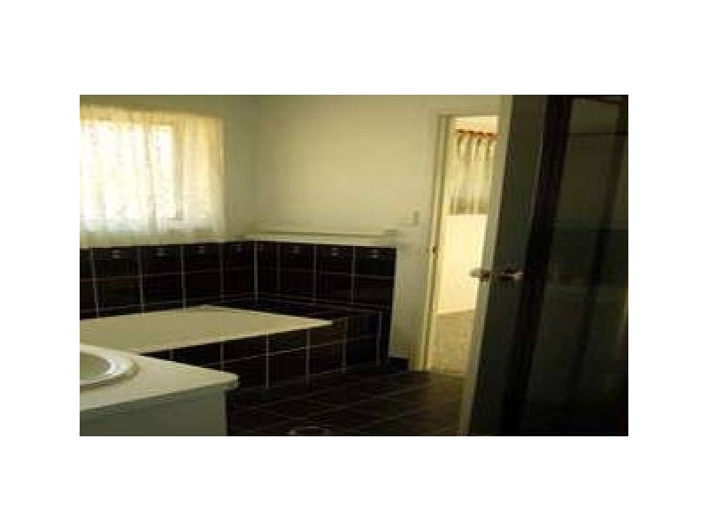 4 Wilson Court, Eimeo QLD 4740