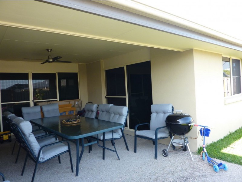 4 Narrabeen Street, Blacks Beach QLD 4740