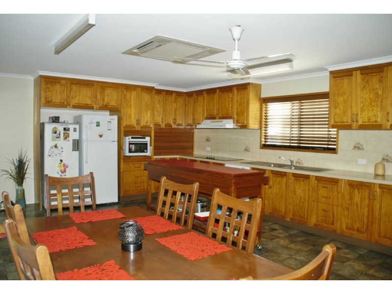 4 Janz Street, Slade Point QLD 4740