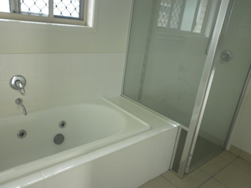 5 Lakeview Drive, Beaconsfield QLD 4740