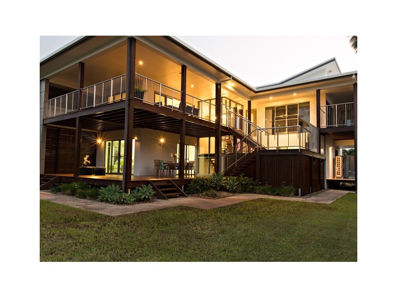 15 Seafarer Court, Blacks Beach QLD 4740