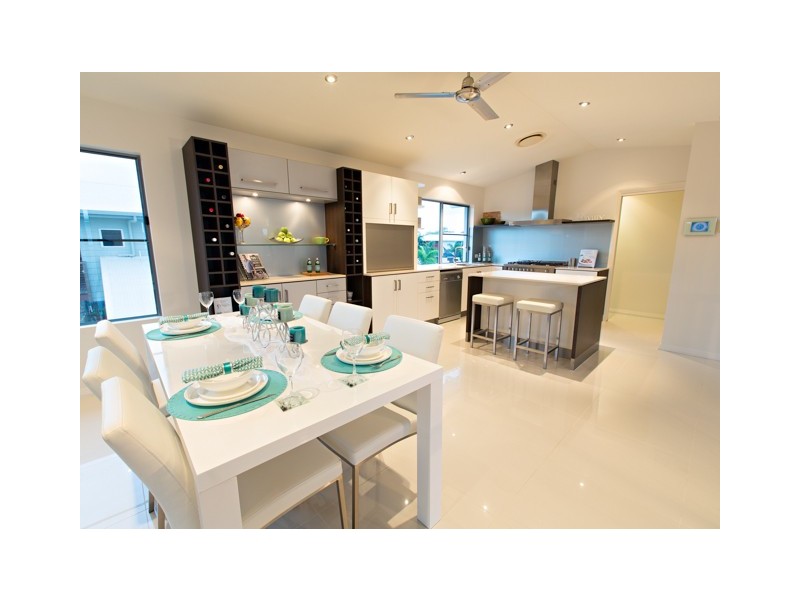15 Seafarer Court, Blacks Beach QLD 4740