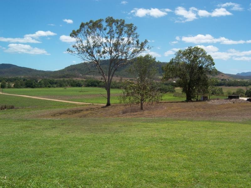 85 Woods Road, Dows Creek, Mirani QLD 4754
