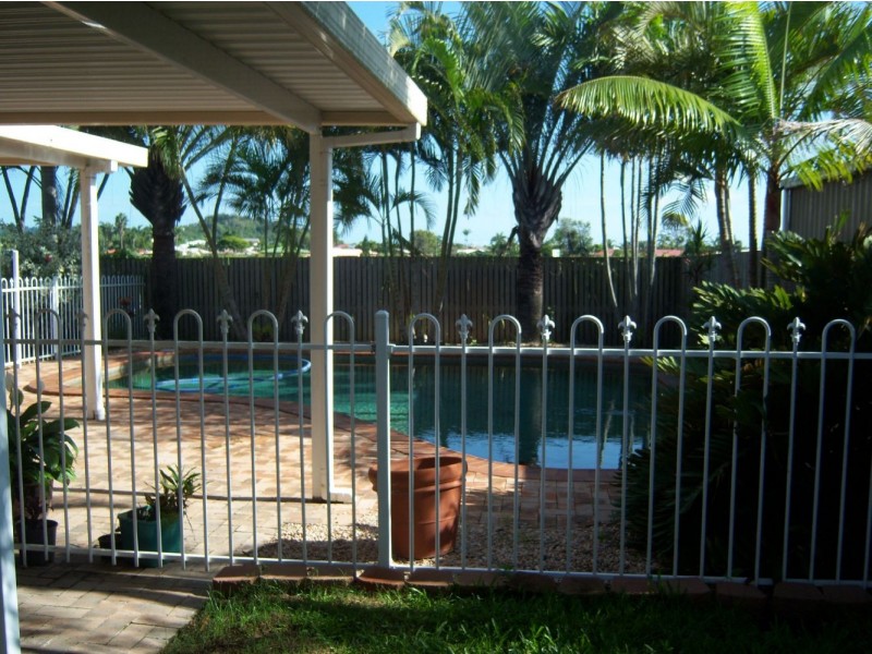 10 Border Street, Glenella QLD 4740