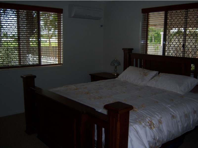 10 Border Street, Glenella QLD 4740