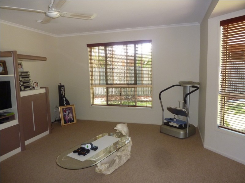 10 Border Street, Glenella QLD 4740