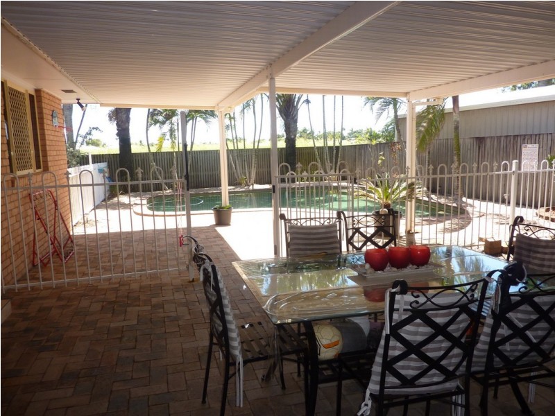 10 Border Street, Glenella QLD 4740