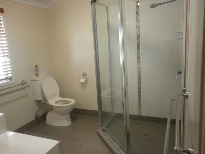 16 Holland Street, West Mackay QLD 4740