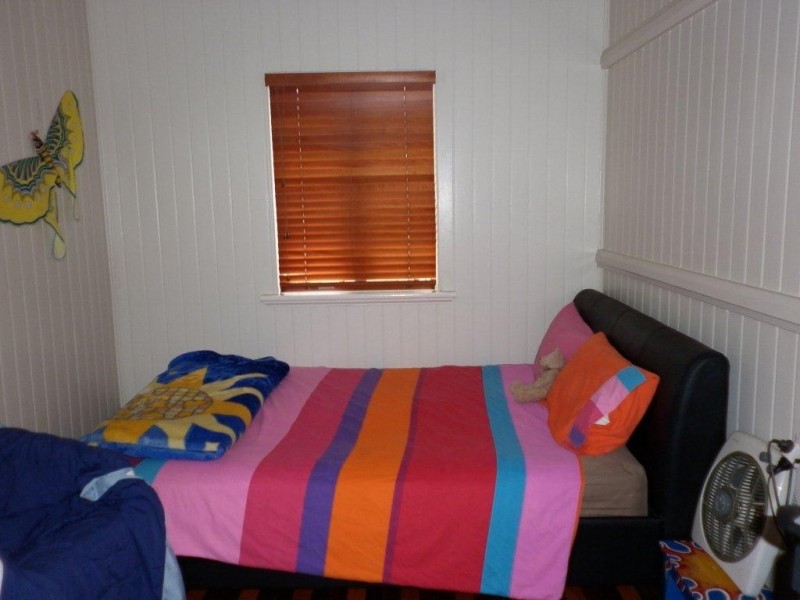 16 Holland Street, West Mackay QLD 4740