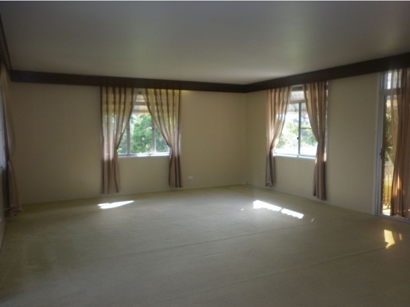 2a James Croker, Mount Pleasant QLD 4740