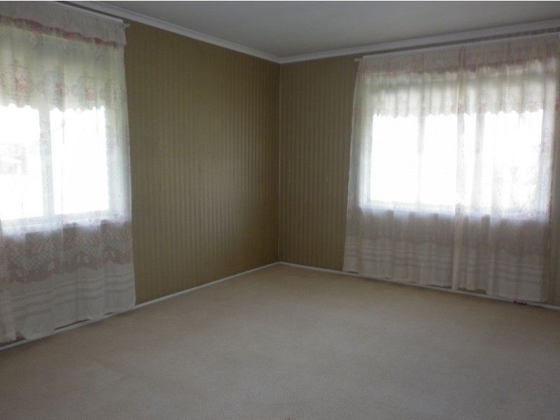 2a James Croker, Mount Pleasant QLD 4740