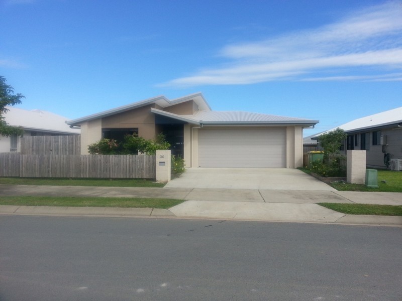 30 Montgomery Street, Rural View QLD 4740