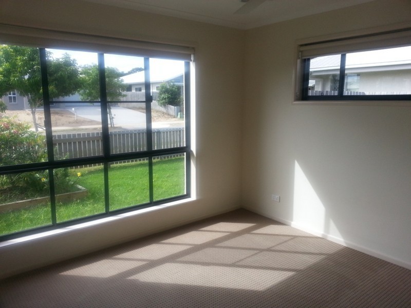 30 Montgomery Street, Rural View QLD 4740