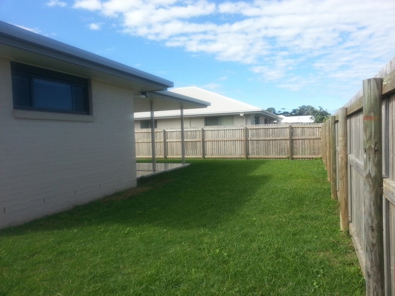 30 Montgomery Street, Rural View QLD 4740