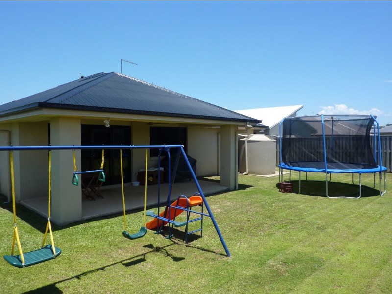 1 Bombo Court, Blacks Beach QLD 4740