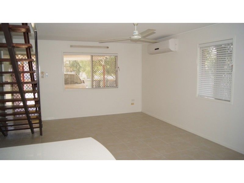 1/221 Evan Street, South Mackay QLD 4740