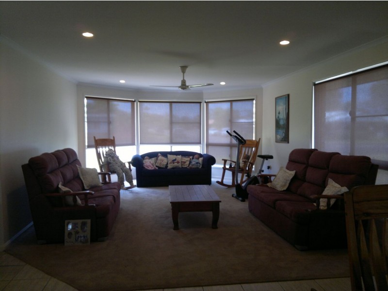 33 Schapers Road, Glenella QLD 4740