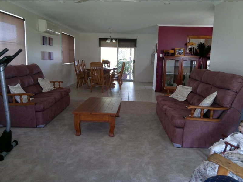 33 Schapers Road, Glenella QLD 4740