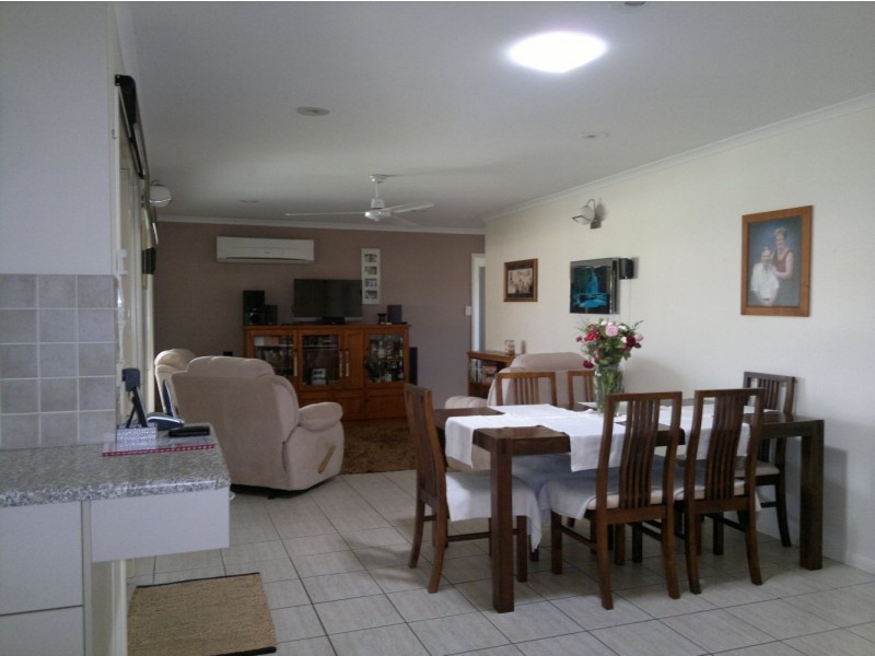 33 Schapers Road, Glenella QLD 4740