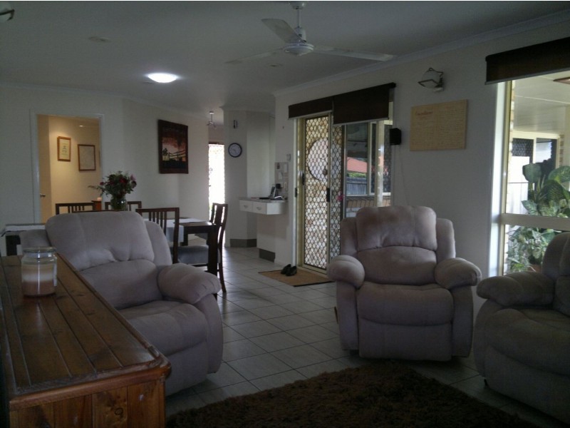 33 Schapers Road, Glenella QLD 4740