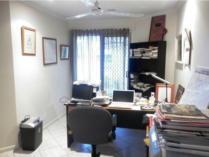 33 Schapers Road, Glenella QLD 4740