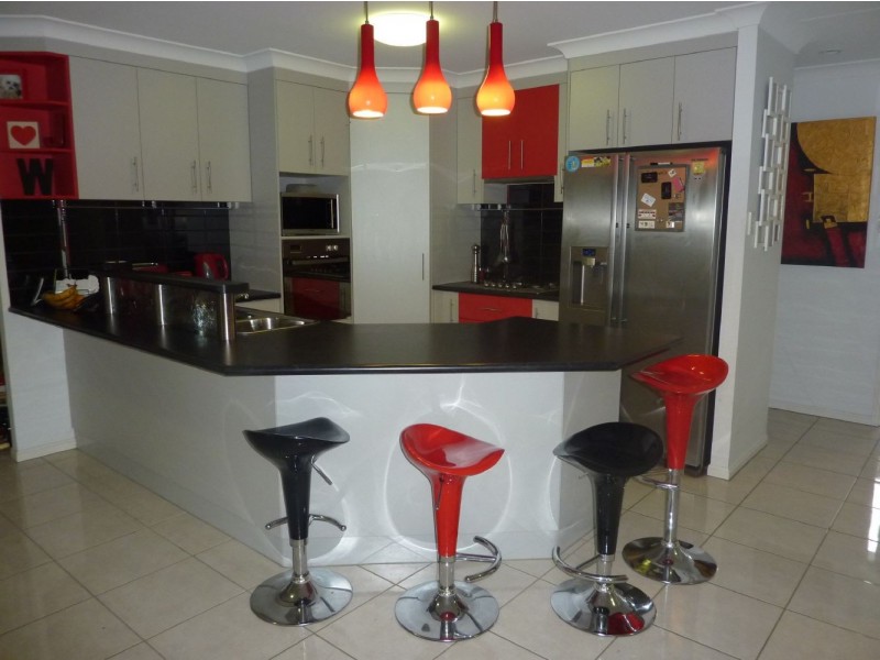 22 Woden Crescent, Ooralea QLD 4740