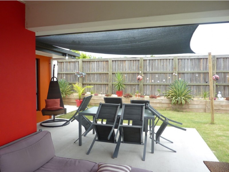 22 Woden Crescent, Ooralea QLD 4740