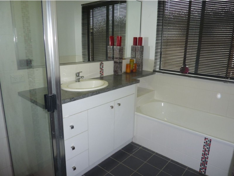 22 Woden Crescent, Ooralea QLD 4740