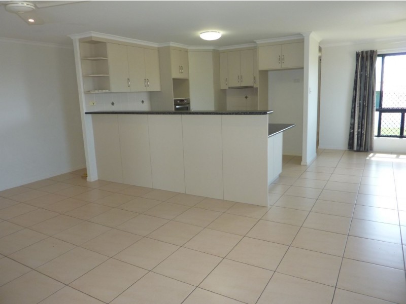 8 McAlary Drive, Eimeo QLD 4740