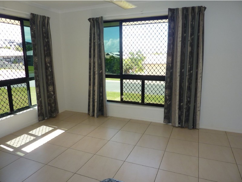 8 McAlary Drive, Eimeo QLD 4740