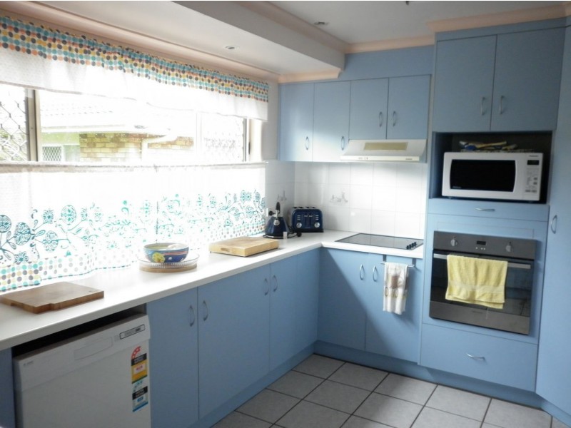 16 Dumfries Court, Beaconsfield QLD 4740