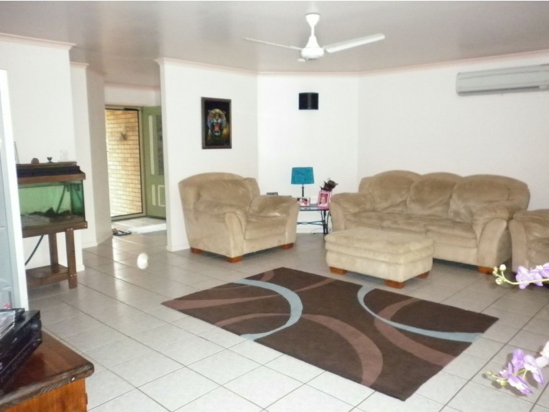 16 Dumfries Court, Beaconsfield QLD 4740