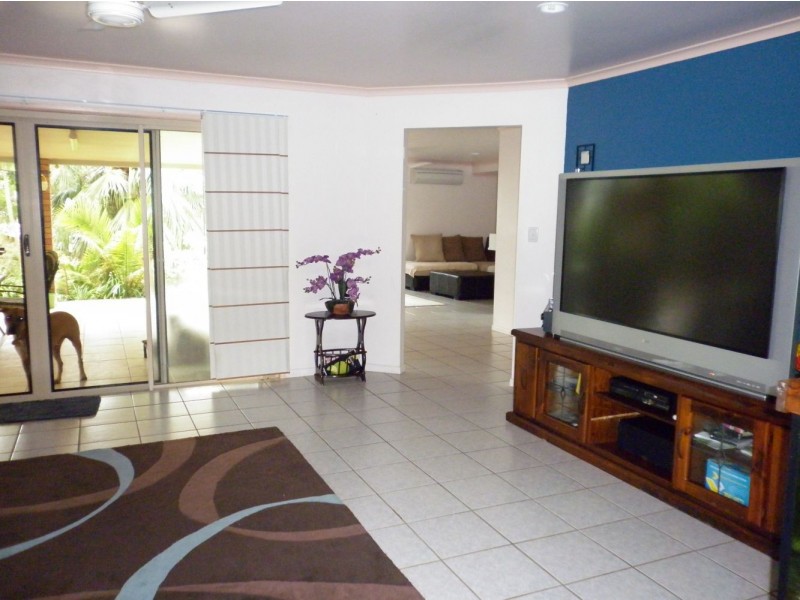 16 Dumfries Court, Beaconsfield QLD 4740