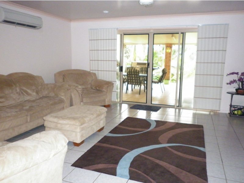 16 Dumfries Court, Beaconsfield QLD 4740