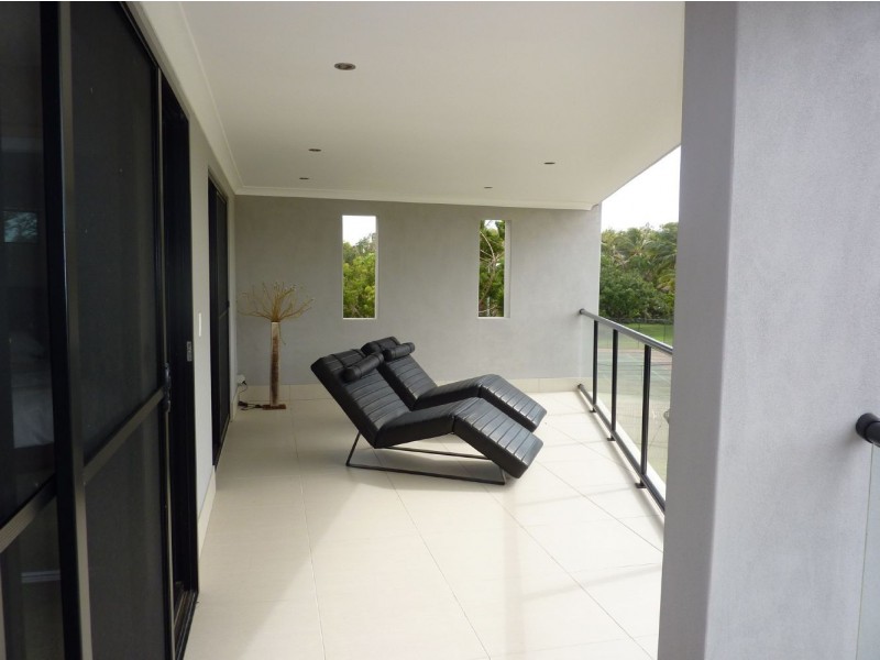 11 Pitt Street, Blacks Beach QLD 4740